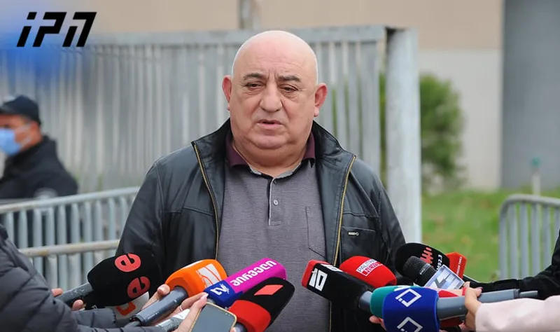 დავით მიქაძის ადვოკატი - მუდმივ მცდელობაში არიან რაიმე სახით ცეცხლსასროლი იარაღი „ჩაუდონ“ - იცით რატომ? გელა უძილაურის საქმეში ძმები მიქაძეების მონაწილეობამ სრული ფიასკო განიცადა