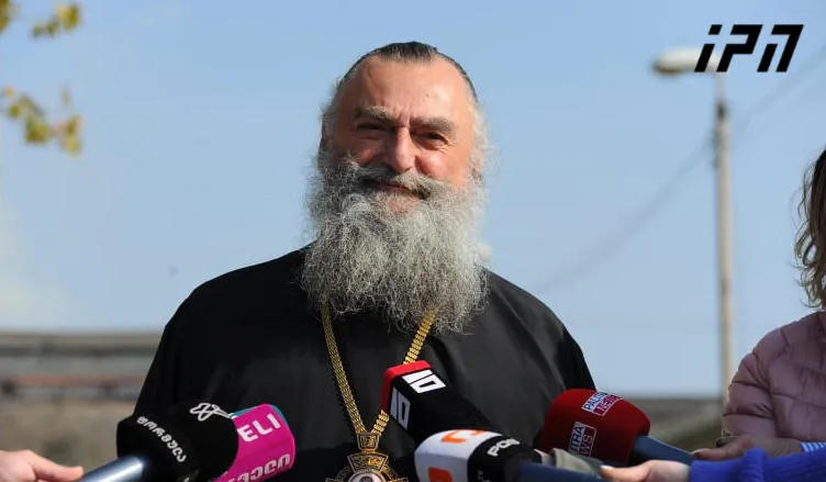 Владыка Николоз объясняет, почему Илия II поздравил российского патриарха с днем ​​рождения