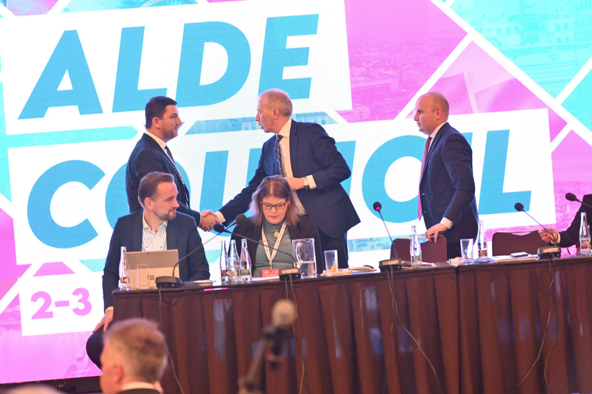 „ლელო“ - ALDEს მიერ მიღებული რეზოლუცია მკაცრად გმობს მამუკა ხაზარაძისა და ბადრი ჯაფარიძის წინააღმდეგ პოლიტიკურ დევნას