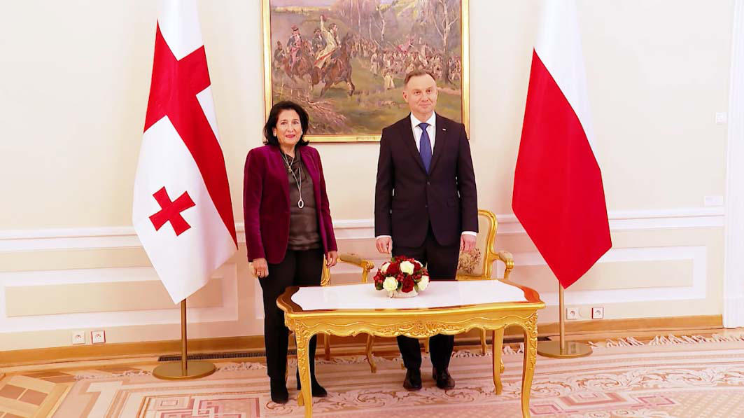 სალომე ზურაბიშვილისა და პოლონეთის პრეზიდენტის შეხვედრა მიმდინარეობს