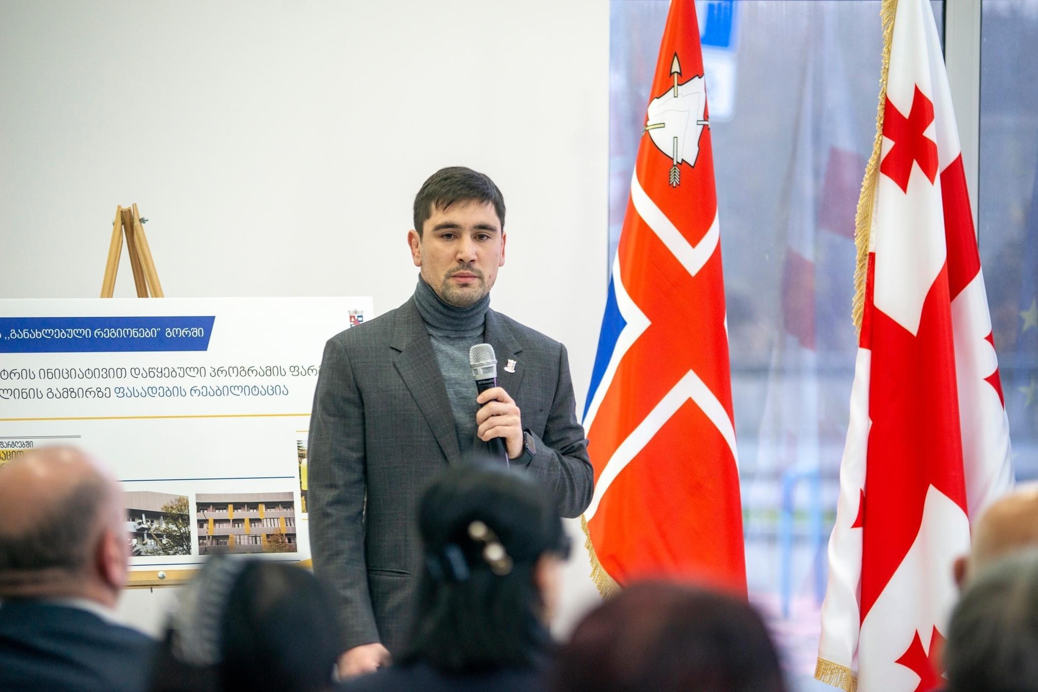 გორის მერმა ვლადიმერ ხინჩეგაშვილმა საზოგადოებას პირველი ანგარიში წარუდგინა