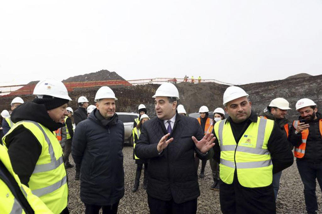 მიხეილ ჩხენკელი და პაველ ჰერჩინსკი აღმოსავლეთ პარტნიორობის ევროპული სკოლის კომპლექსის მშენებლობის პროცესს გაეცნენ