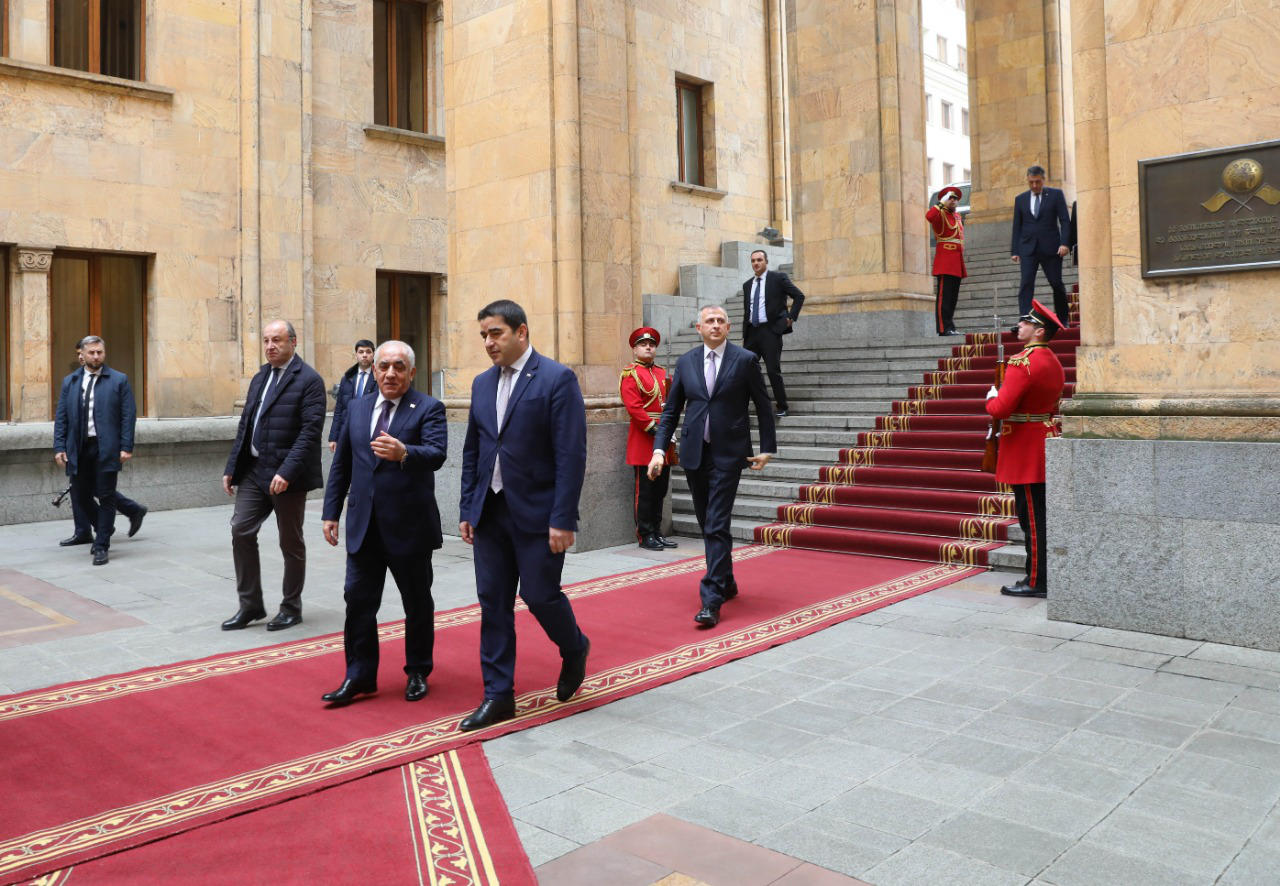 შალვა პაპუაშვილი აზერბაიჯანის რესპუბლიკის პრემიერ-მინისტრს შეხვდა