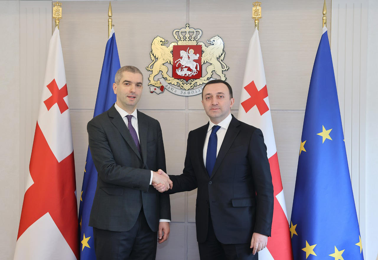 ირაკლი ღარიბაშვილი საქართველოს საგანგებო და სრულუფლებიან, ახლად დანიშნულ ელჩს არგენტინაში, გვარამ ხანდამიშვილს შეხვდა