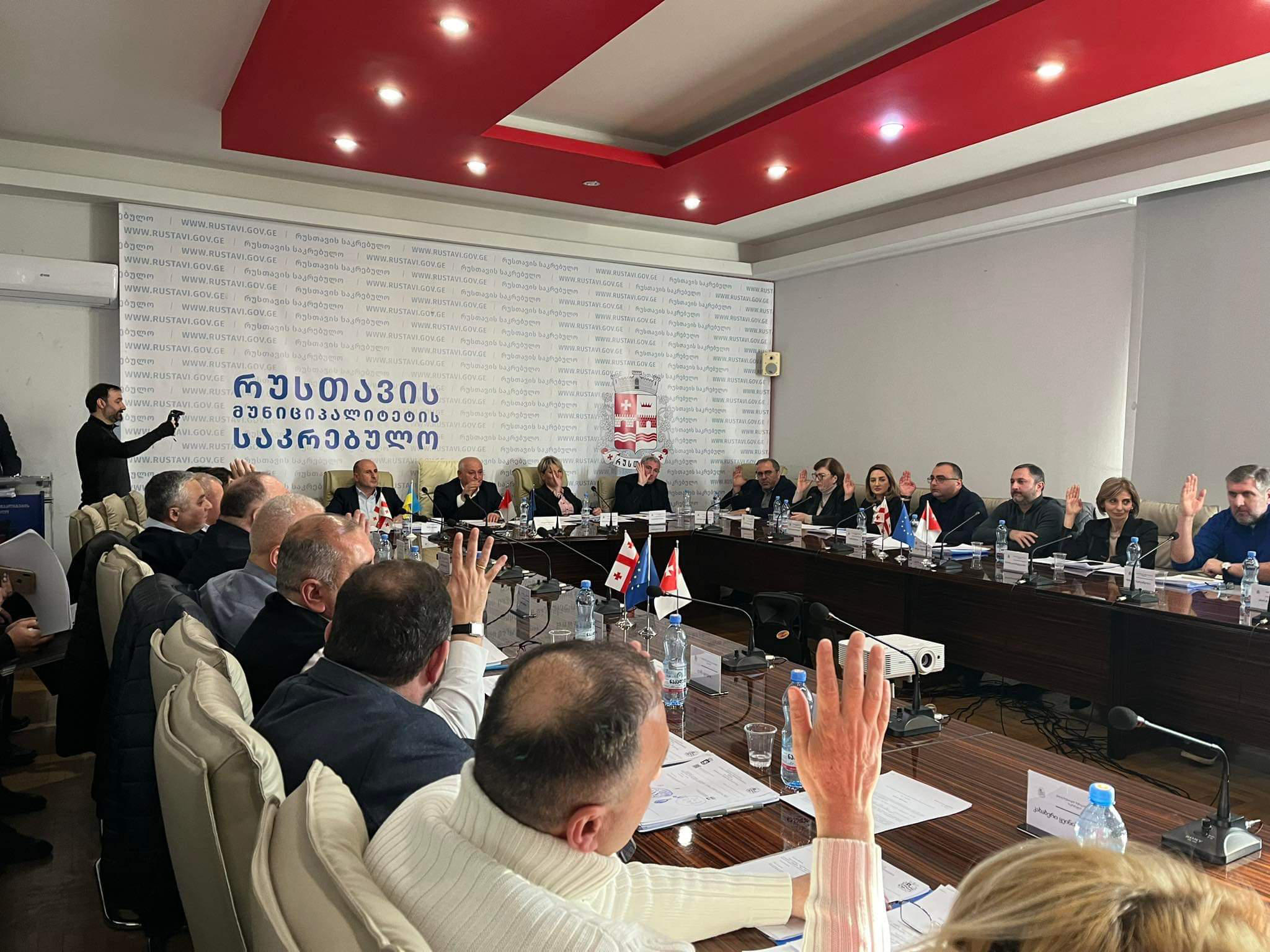 რუსთავის საკრებულომ ქალაქის 2023 წლის ბიუჯეტს მხარი მეორე მოსმენით დაუჭირა