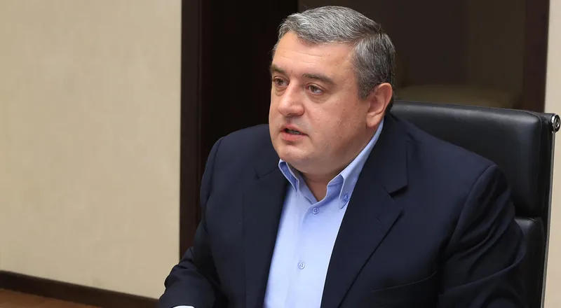 ჯაბა სამუშია სტუდენტებს ხვდება