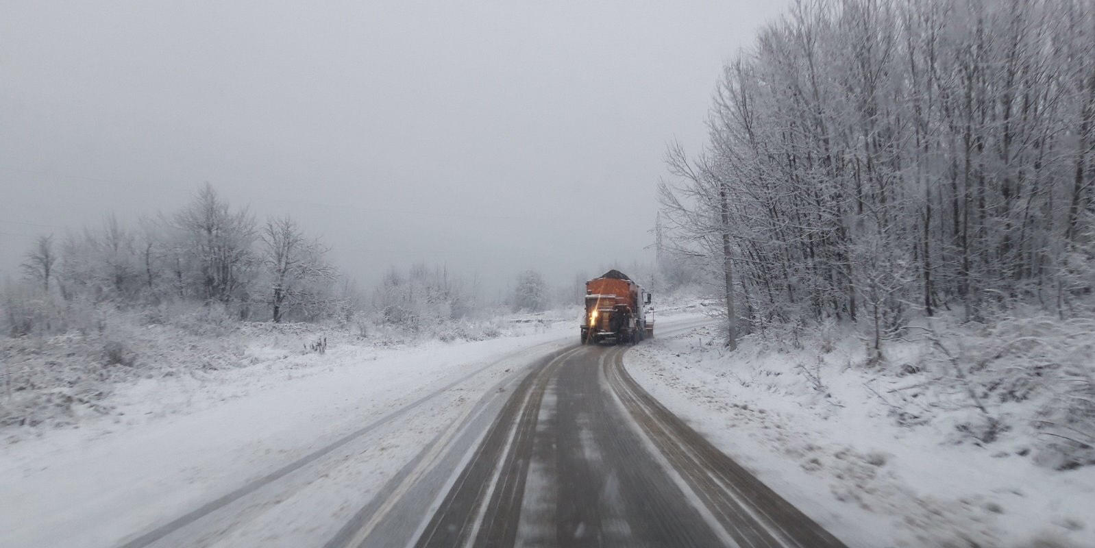 ნაქერალას უღელტეხილზე მისაბმელიანი და ნახევრადმისაბმელიანი ავტოტრანსპორტის მოძრაობა აღდგა