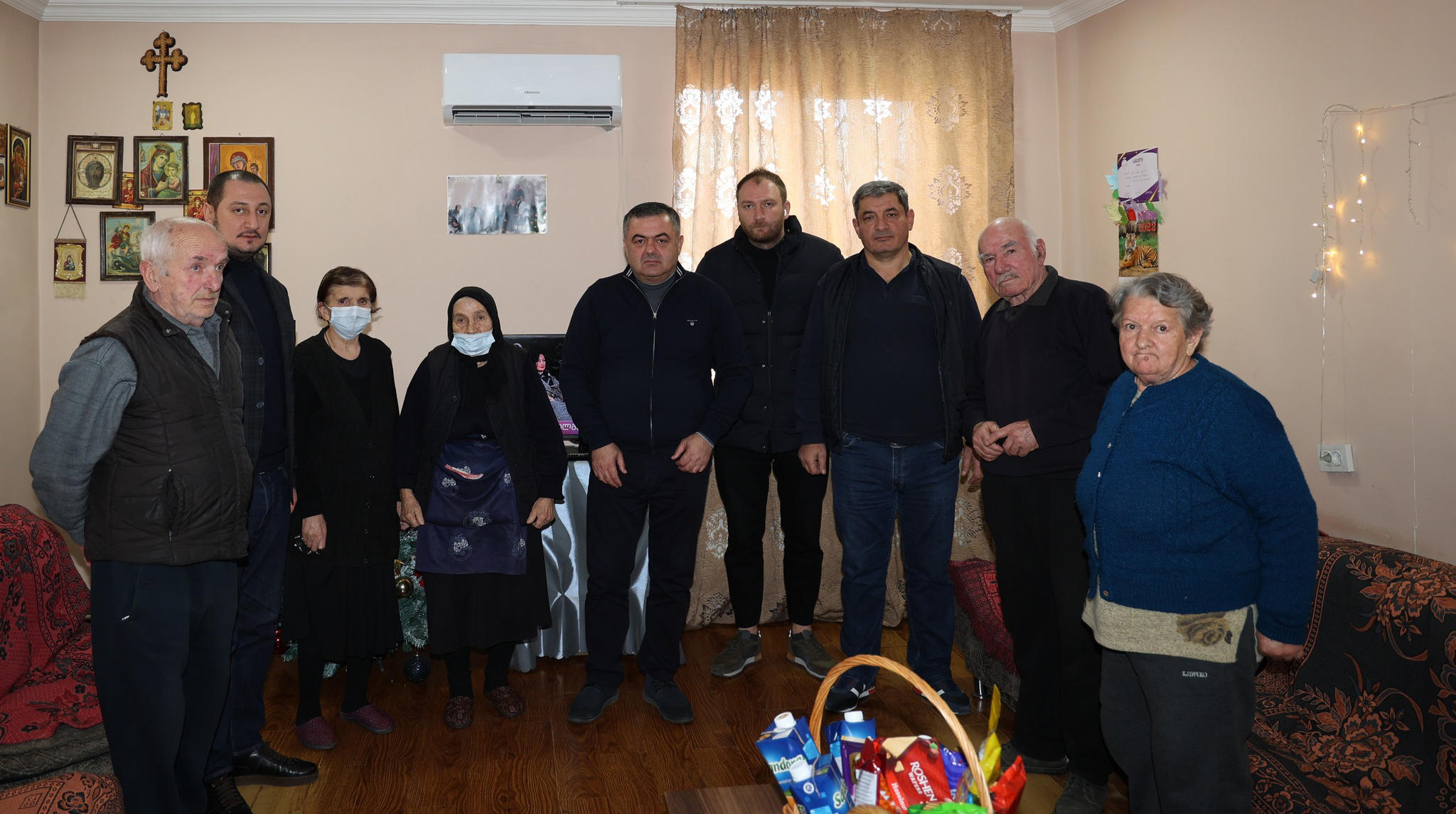 ბოლნისის მუნიციპალიტეტის მერმა სათნოების სახლის ბენეფიციარებს დამდეგი შობა-ახალი წელი მიულოცა