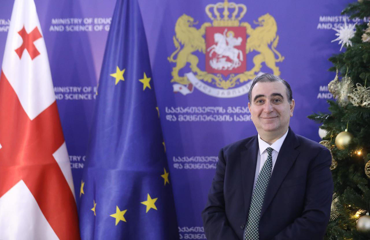 მიხეილ ჩხენკელი საზოგადოებას ახალ წელს ულოცავს