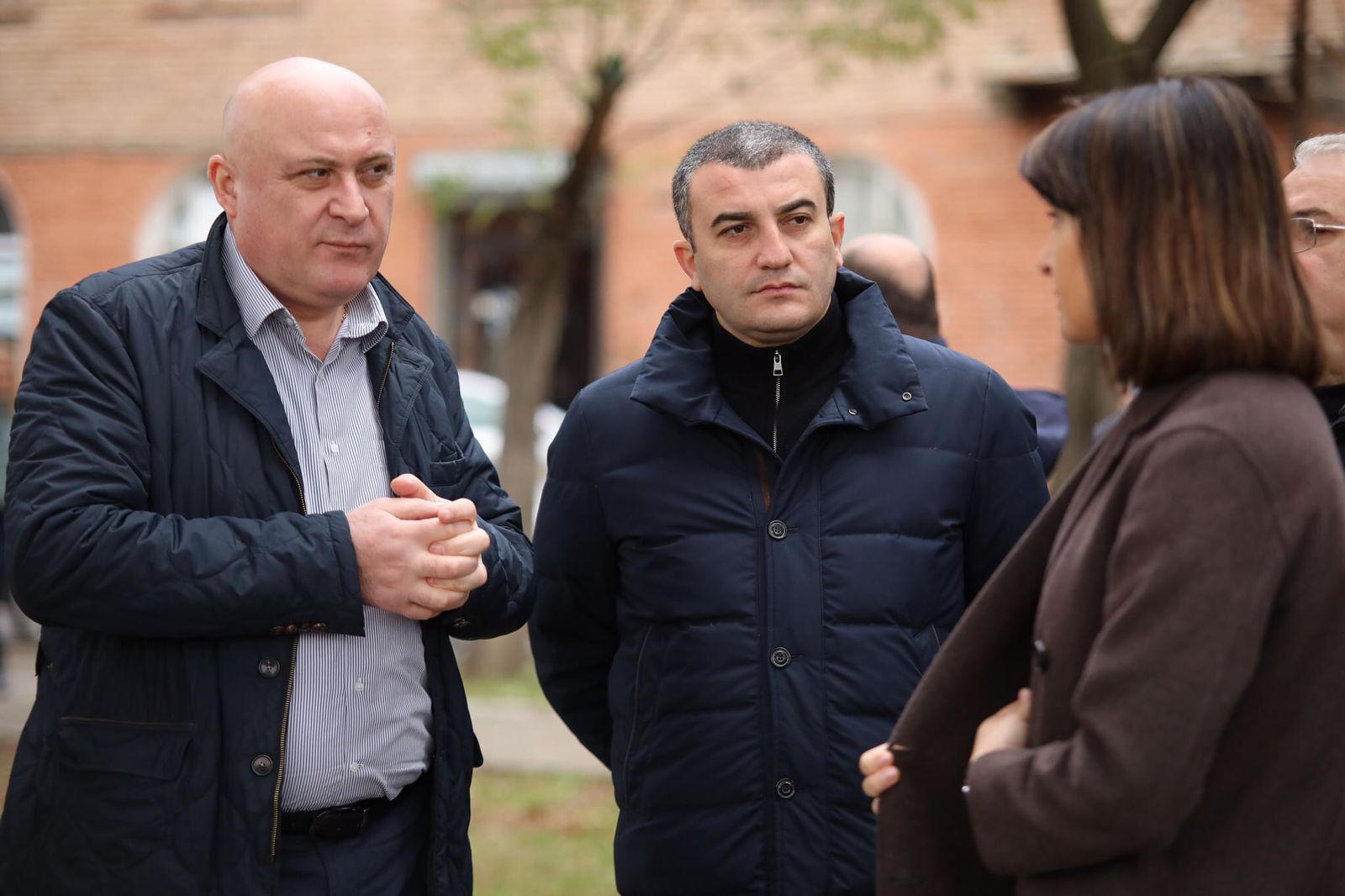 რუსთავში, რეგიონული განვითარების ფონდისა და ადგილობრივი ბიუჯეტის თანადაფინანსებით მიმდინარე პროექტებს ქვემო ქართლში სახელმწიფო რწმუნებული გაეცნო