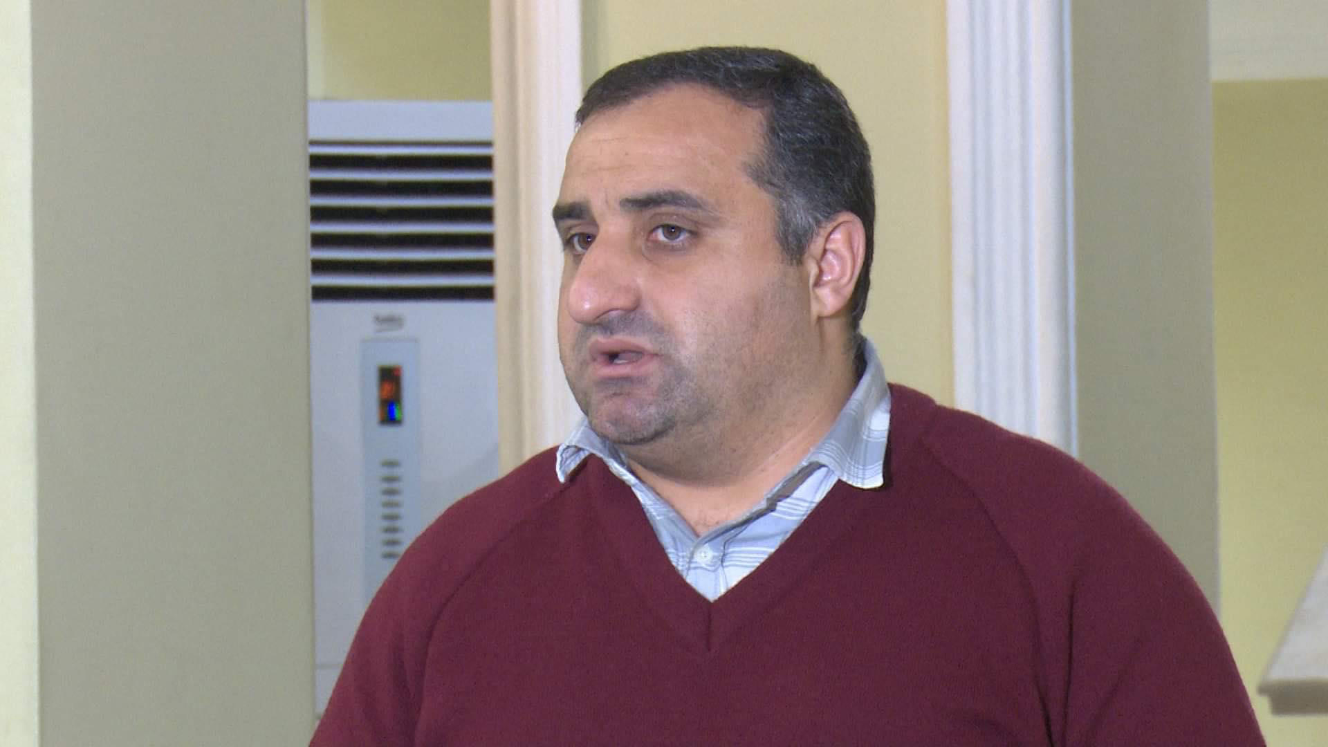 რეზო ხარაზი - მოვითხოვთ ბათუმის მერი თანამდებობიდან გადადგეს - არჩილ ჩიქოვანმა საკრებულოში მოხსენებისას რუსეთის რუკა მიზანმიმართულად გამოფინა