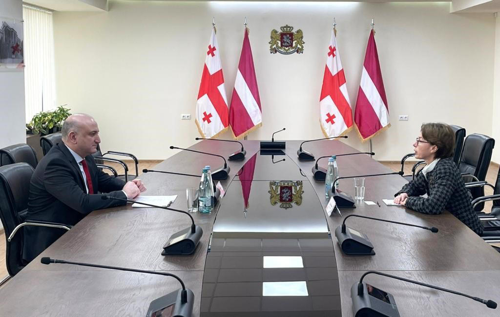 ზურაბ აზარაშვილი ლატვიის ელჩს შეხვდა
