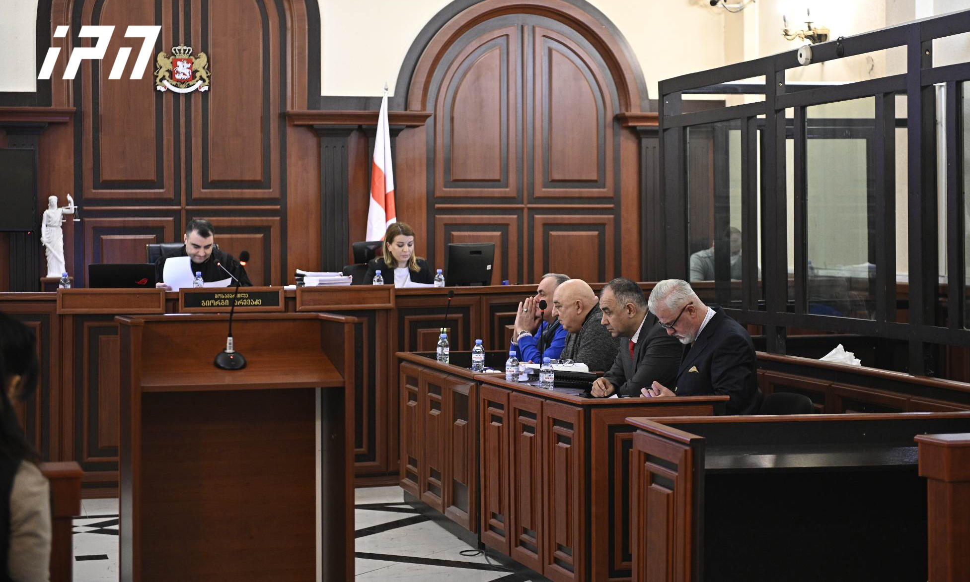 მიხეილ სააკაშვილისთვის სასჯელის გადავადების, ან სასჯელისგან გათავისუფლებასთან დაკავშირებით, სასამართლო პროცესი მიმდინარეობს