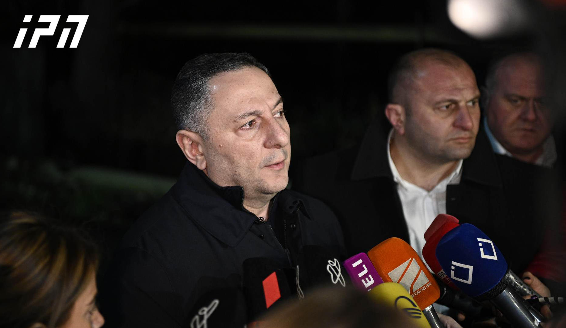 ვახტანგ გომელაური - მოქალაქე, რომელმაც ავტომატური ცეცხლსასროლი იარაღიდან სროლა დაიწყო, სახლში შვილთან ერთად იმყოფებოდა, ვერავინ ვხსნით, რა მოხდა - მინდა ოჯახებს მივუსამძიმრო