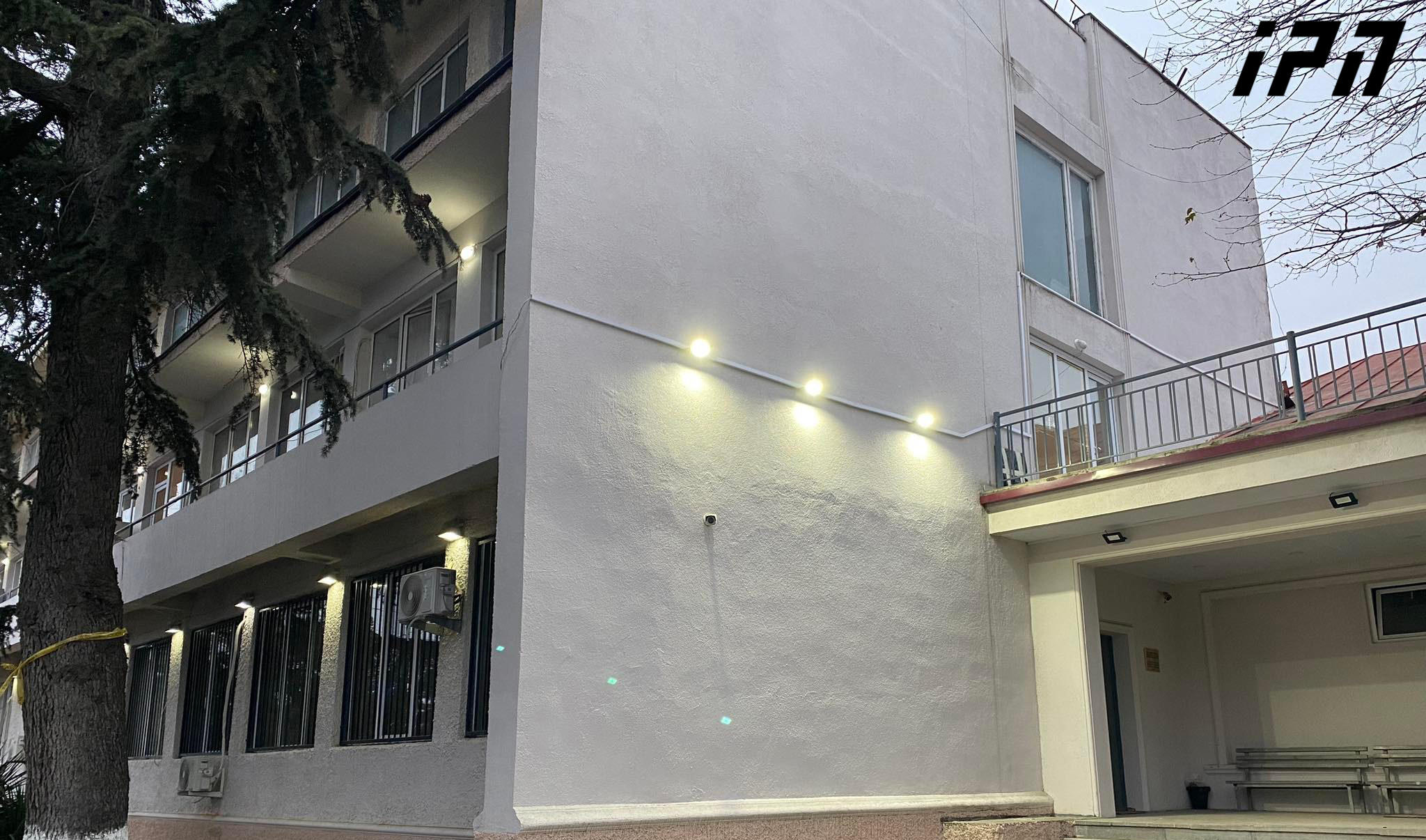 საგარეჯოს პოლიციის განყოფილებაში იმ ყოფილი სამხედრო მოსამსახურის მეუღლისა და შვილის დაკითხვა დასრულდა, რომელმაც წუხელ მეზობლებსა და პოლიციას ცეცხლი გაუხსნა