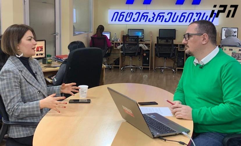 ანა ნაცვლიშვილი - მიუხედავად იმისა, რომ საპარლამენტო ოპოზიცია საკმაოდ ჭრელია და ბევრ რამეზე ვერ ვთანხმდებით, ფართო კონსენსუსი გვაქვს 12 პუნქტის ირგვლივ - ვინც არღვევს კონსენსუსს და ხელს უშლის ნაბიჯების წინ გადადგმას, ეს მმართველი პარტიაა