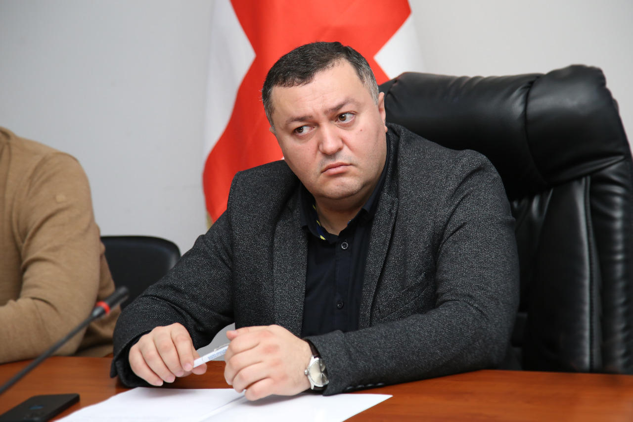 მარნეულის მუნიციპალიტეტის მერმა „სოფლის მხარდაჭერის“ პროგრამასთან დაკავშირებით სამუშაო შეხვედრა გამართა