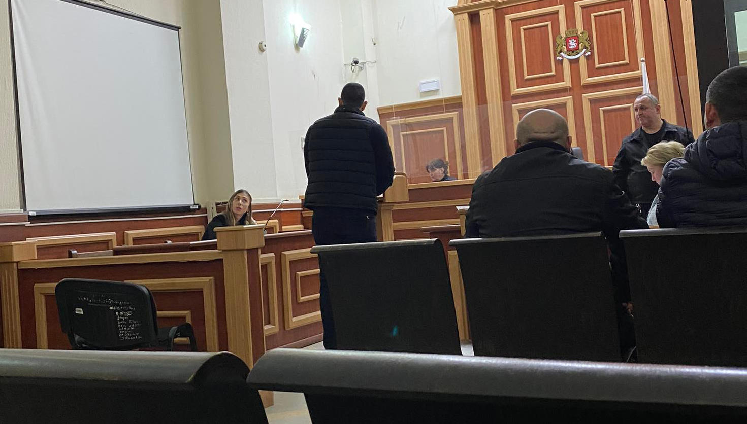 დაზარალებულმა გიორგი კაჭკაჭაშვილმა სერგო ქურთიაშვილის მსგავსად სასამართლო პროცესზე განაცხადა, რომ ძმები კაკულიები ქურთიაშვილს თავს არ დასხმიან