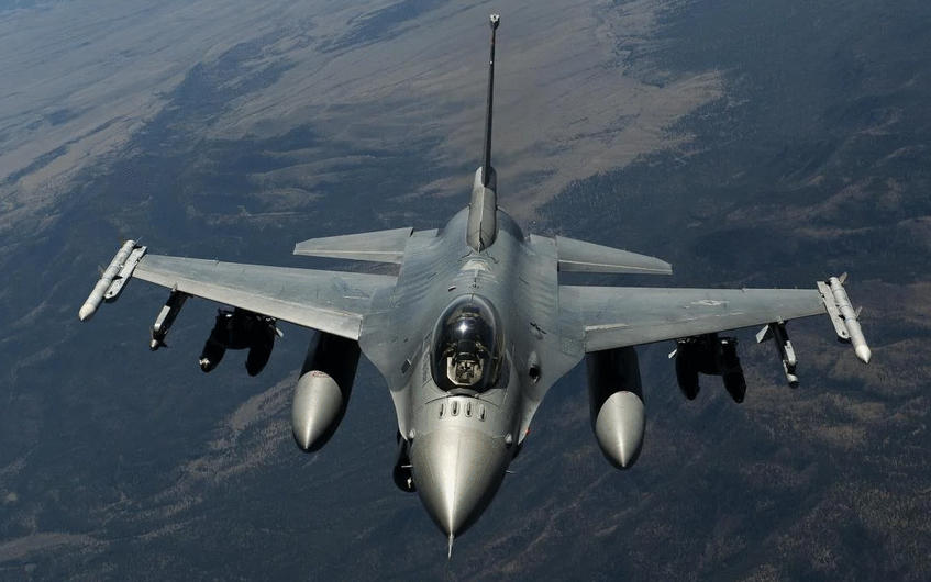 ამერიკელი სენატორები უკრაინისთვის F-16 თვითმფრინავებისა და ATACMS-ის სისტემების გადაცემას ითხოვენ