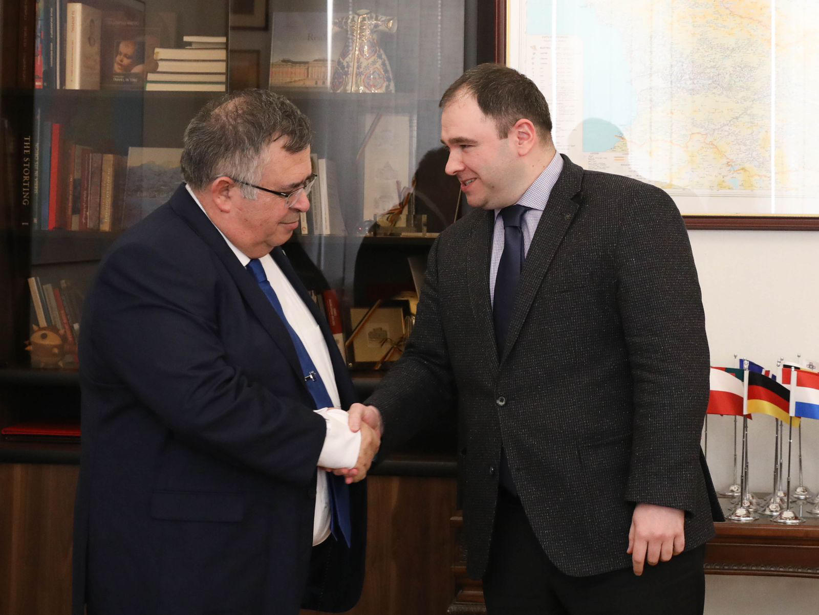 ნიკოლოზ სამხარაძე ისრაელის სახელმწიფოს ქნესეთის დელეგაციას შეხვდა