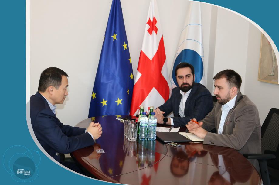 ირაკლი ქარქაშაძე ქუთაისის საერთაშორისო აეროპორტში ოპერირების დაწყების მიზნით Uzbekitstan Airways-ის წარმომადგენელს შეხვდა
