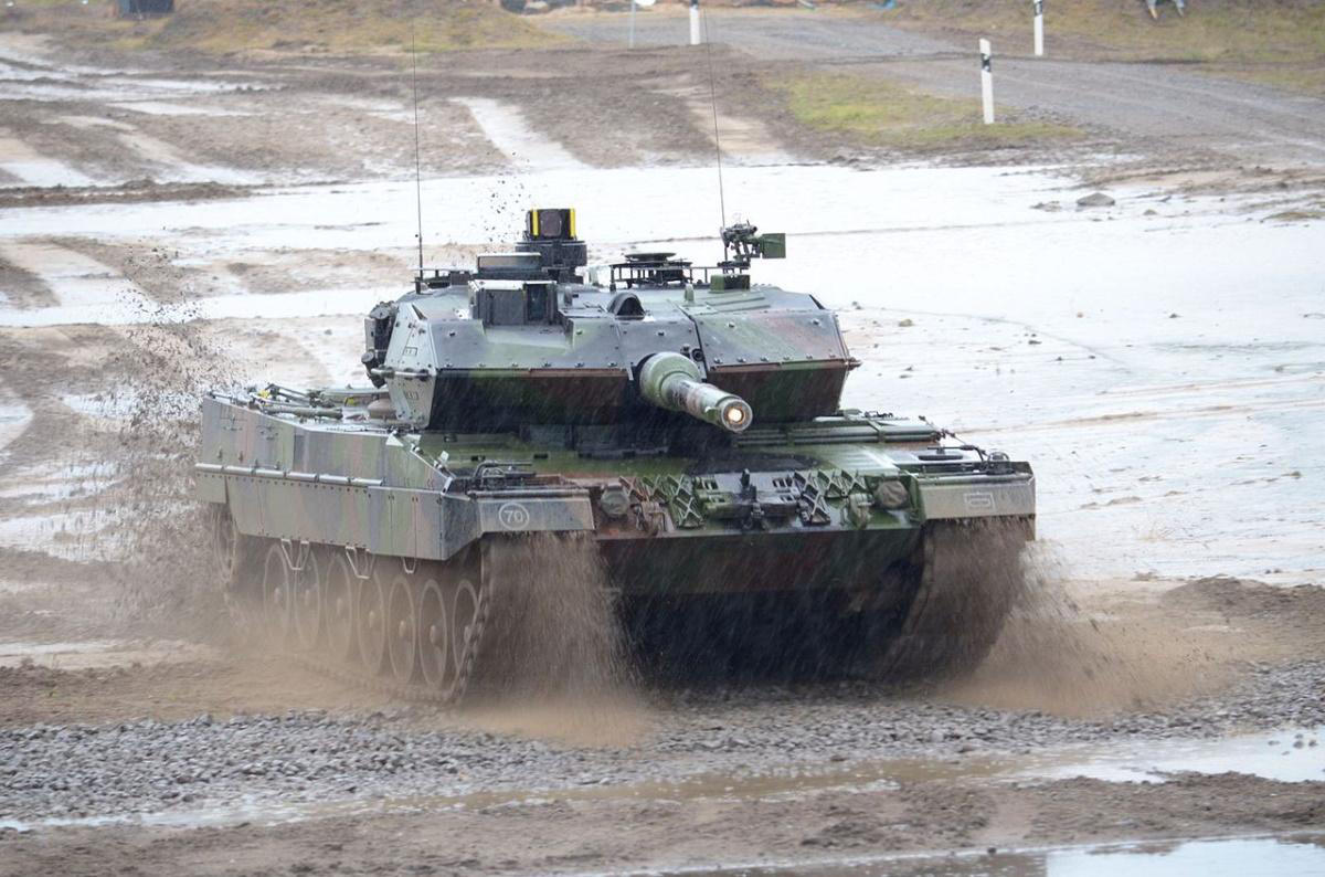 კანადა უკრაინას Leopard 2-ის ტანკებს გადასცემს