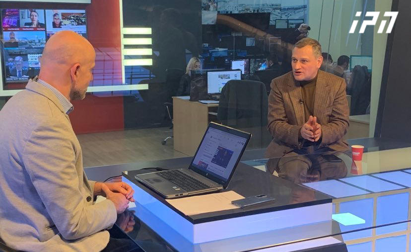 არმაზ ახვლედიანი - ოპოზიციამ ცივი გონებით უნდა მივიღოთ არასტანდარტული გადაწყვეტილებები, უნდა შედგეს ნებისმიერი კავშირი, რაც წაადგება ქვეყნისთვის დამღუპველი მანქანის ჩამოშლას - თუ ამას ვერ გავითვალისწინებთ, შეიძლება მატარებელმა უჩვენოდ ჩაიაროს