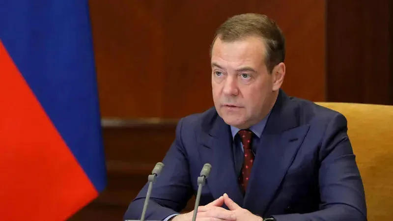 დიმიტრი მედვედევის თანაშემწე - მედვედევი თვლის, რომ კიევი რუსული ქალაქია - არ გავჩერდებით, ვიდრე არ დავიბრუნებთ