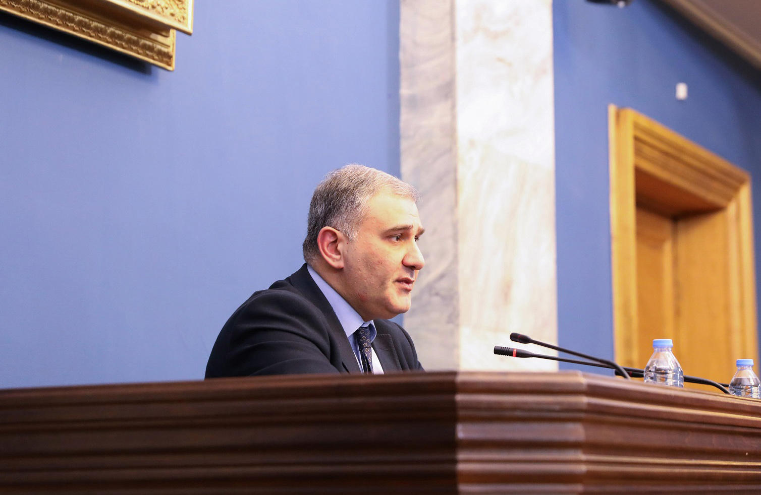 მიხეილ სარჯველაძის განცხადებით, პარლამენტის ადამიანის უფლებათა დაცვისა და სამოქალაქო ინტეგრაციის კომიტეტის სხდომა მოგვიანებით პირველი რესპუბლიკის დარბაზში ჩატარდება