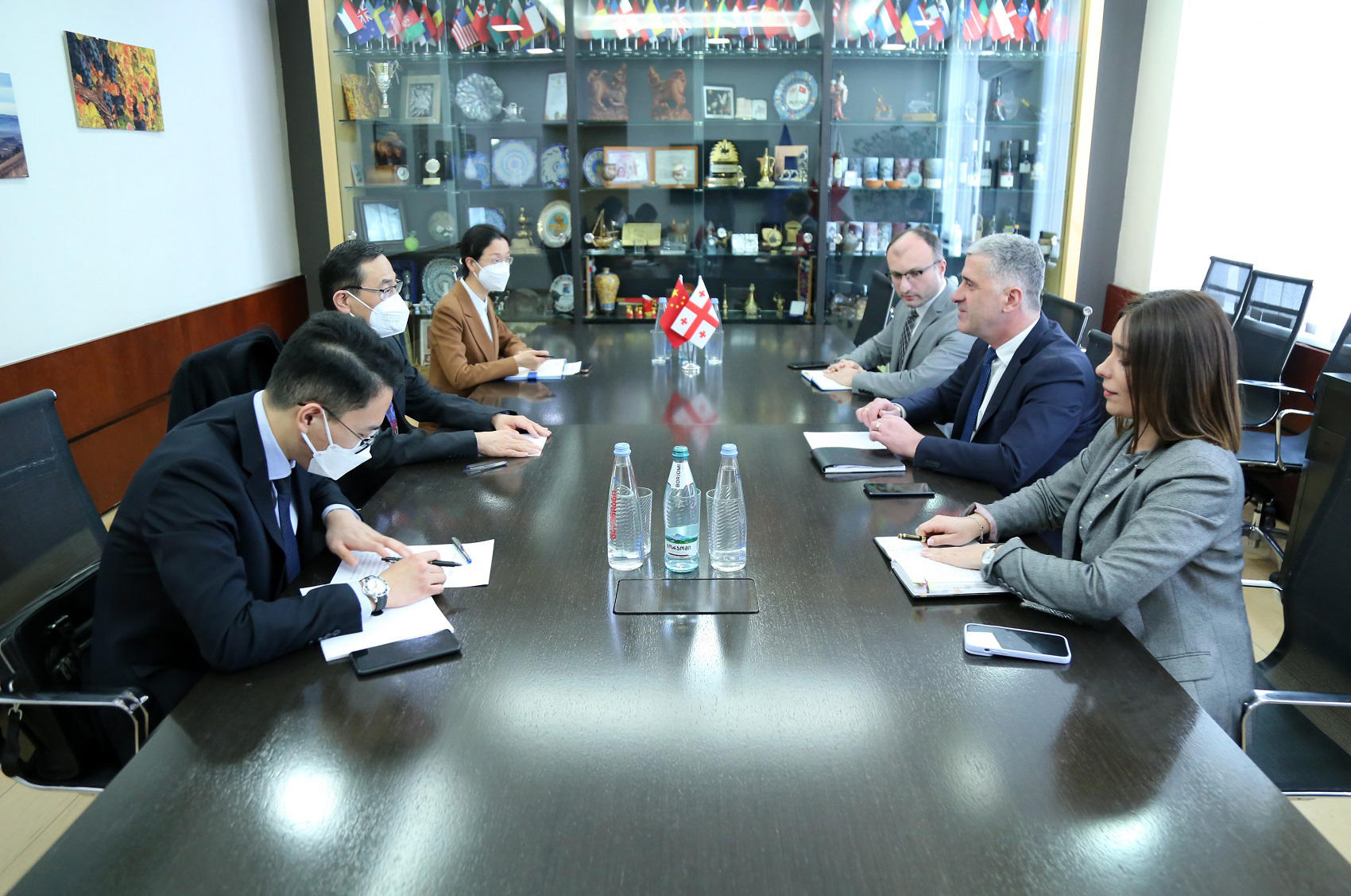 ოთარ შამუგია ჩინეთის ელჩს შეხვდა