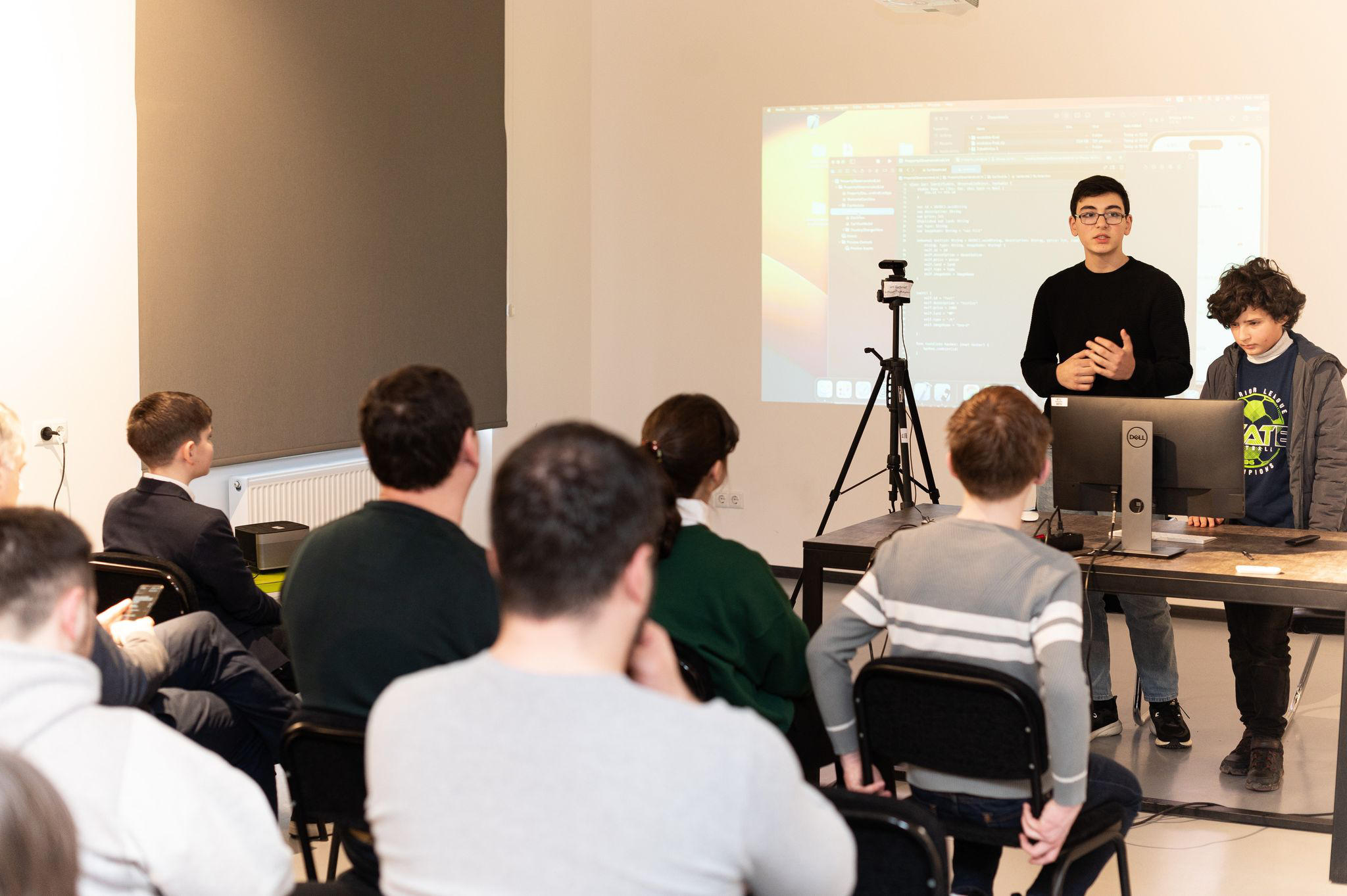 Apple-ისთვის პროგრამული ენის შესასწავლად BTU IOS LAB-ში საბავშვო კოდინგის კურსი დასრულდა