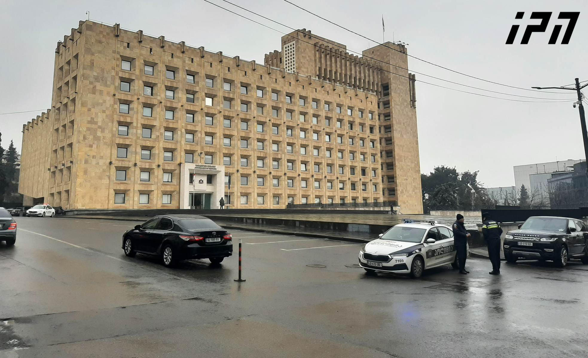 საქართველოს მთავრობა - ურთიერთობების მოსაწესრიგებლად, მნიშვნელოვანი და აუცილებელია, უკრაინის ხელისუფლებამ საქართველოს გადასცეს დამნაშავეები, რომლებიც დღეს უკრაინის ხელისუფლებაში მაღალ თანამდებობებს იკავებენ