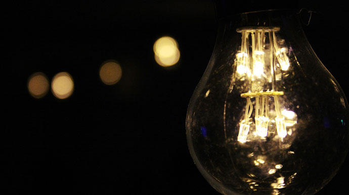 უკრაინის დედაქალაქში, ასევე კიევისა და დნეპროპეტროვსკის ოლქებში, მოსალოდნელი სარაკეტო თავდასხმის გამო, ელექტროენერგიის მიწოდება შეწყდა