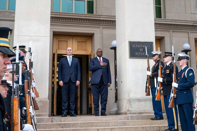ლოიდ ოსტინი - საქართველომ გააღრმავა კავშირები დასავლეთთან, განამტკიცა საკუთარი გზა ევროატლანტიკური ინტეგრაციისკენ და მნიშვნელოვანი წვლილი შეიტანა გლობალურ უსაფრთხოებაში
