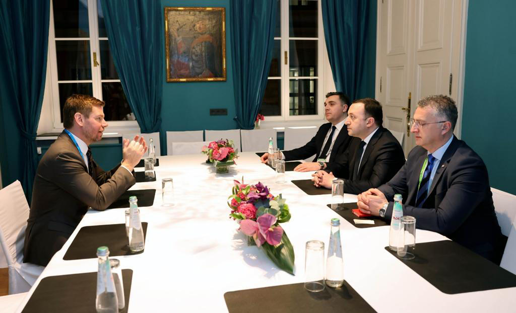 ირაკლი ღარიბაშვილმა და კონგრესმენმა ერიკ სვოლველმა ორი ქვეყნის სტრატეგიული პარტნიორობის შემდგომი გაღრმავების შესაძლებლობები განიხილეს