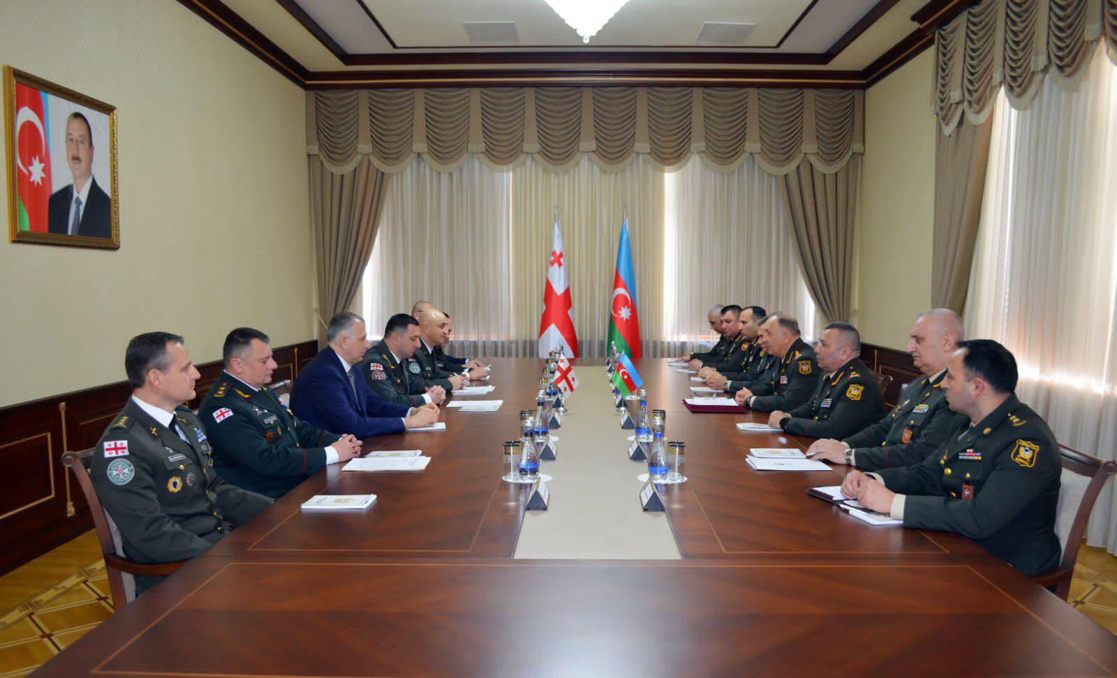 თავდაცვის ძალების მეთაური აზერბაიჯანში იმყოფება