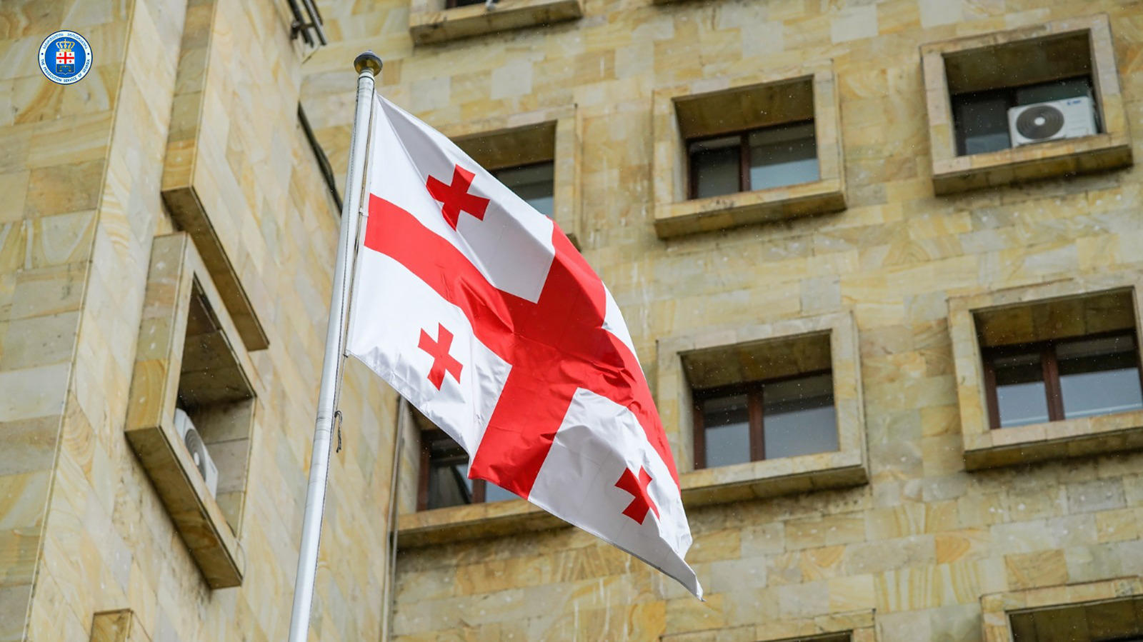 პროკურატურა დაცვის პოლიციელი ქალისთვის 6-წლიანი პატიმრობის შეფარდებაზე ინფორმაციას ავრცელებს