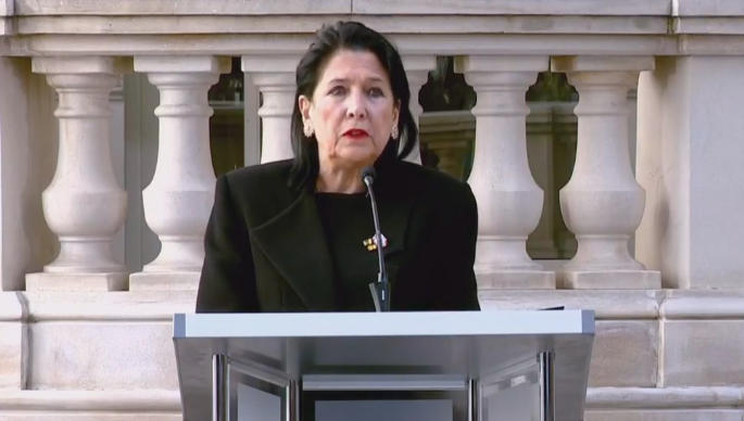 პრეზიდენტი - არ შეიძლება, მწუხარება არ გამოვხატო იმის გამო, რომ საქართველოს მთავრობამ იზოლაციაში მოაქცია თავისი თავი - საბედნიეროდ, საზოგადოებამ ძალიან მკაფიოდ გამოხატა საკუთარი პოზიცია