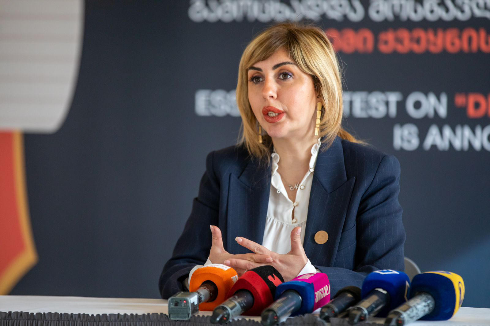 ნინო ჩიკვაშვილი - მაღალი კლასის მოსწავლეები დაწერენ ესეს, რომელიც ემსახურება დემოკრატიული ღირებულებების პოპულარიზაციას