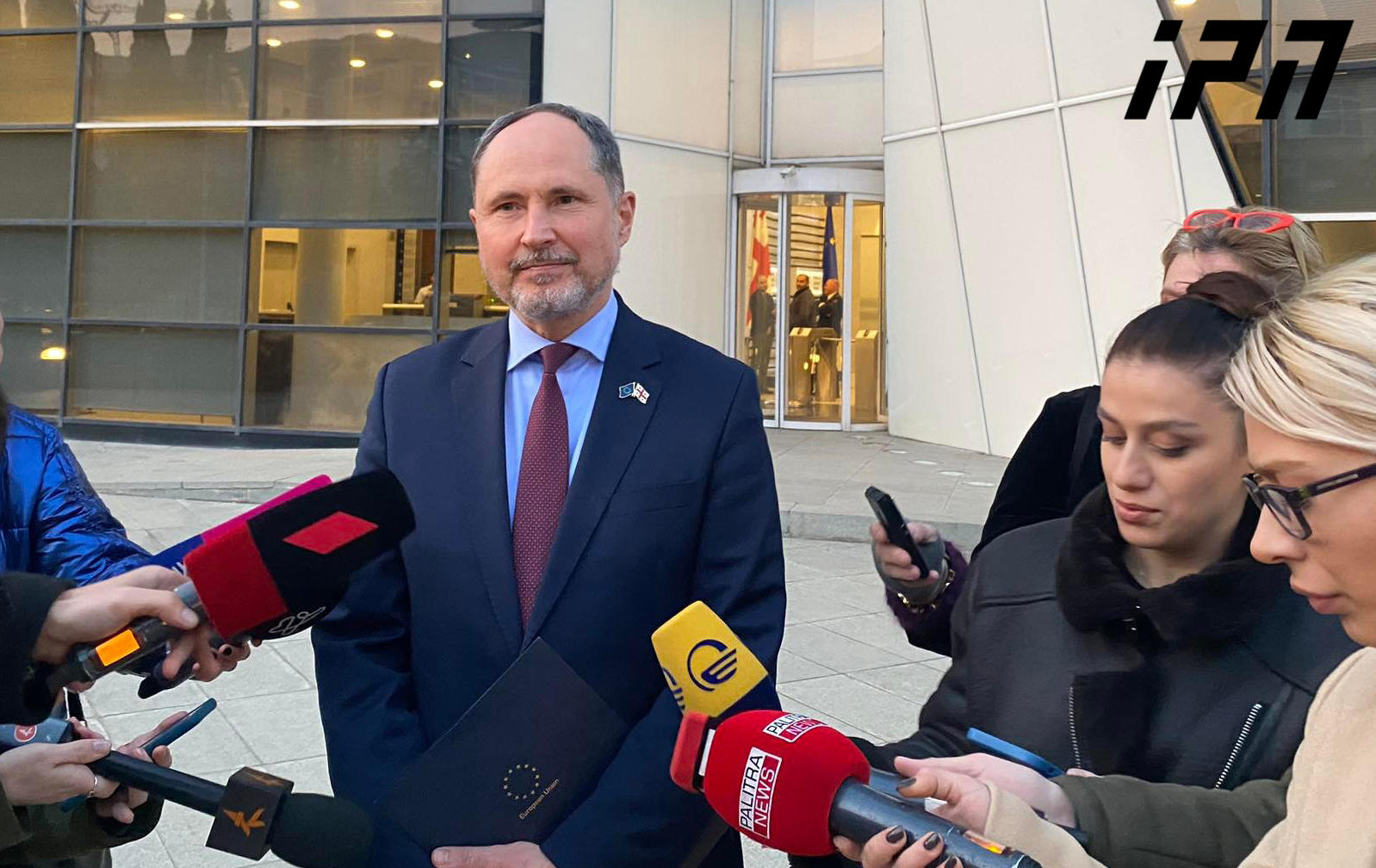პაველ ჰერჩინსკიმ იუსტიციის მინისტრს მიხეილ სააკაშვილთან დაკავშირებით ევროკავშირის 27 ქვეყნის სახელით დემარში გადასცა