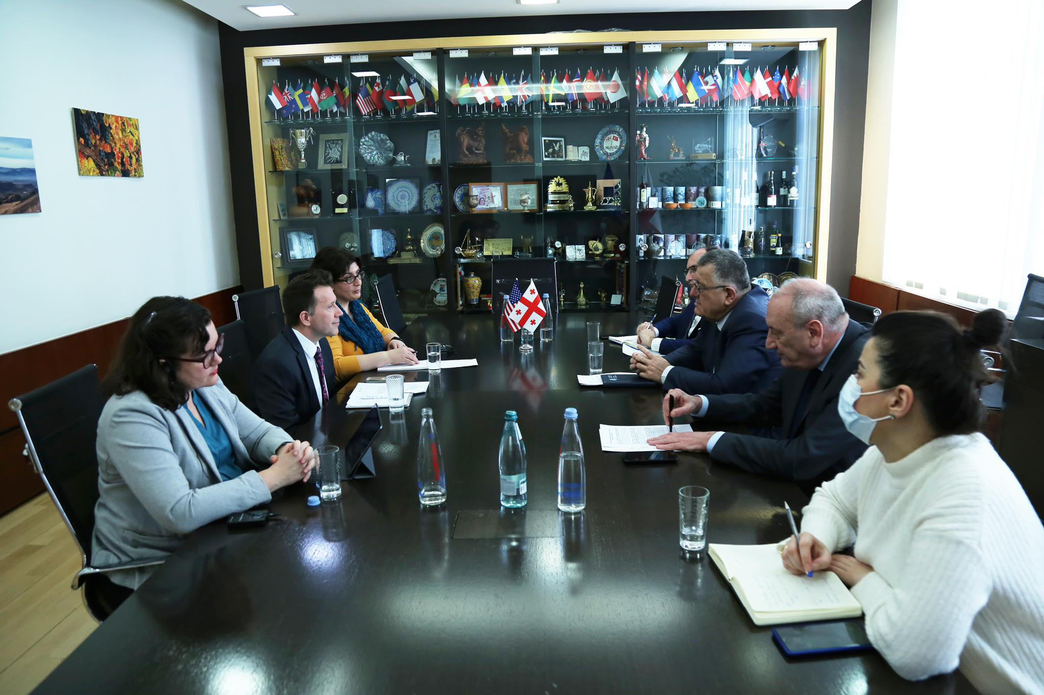 გიორგი ხანიშვილი USAID-ის ხელმძღვანელს ჯონ პანელს და ეკონომიკური ზრდის ოფისის დირექტორს საქართველოში მარიკა ოლსონს შეხვდა