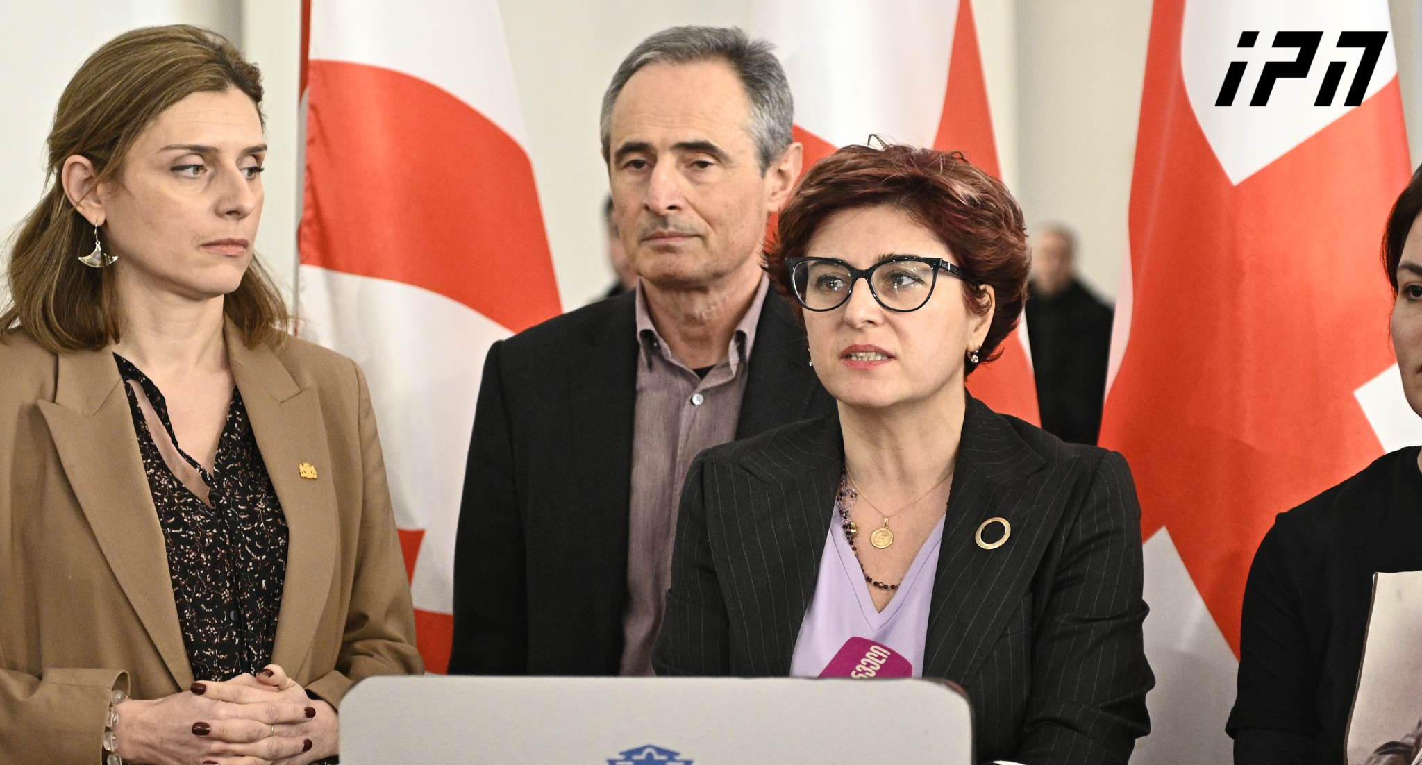 ხათუნა სამნიძე - არ ვართ აქ იმდენი, რომ შევძლოთ ისეთი წინააღმდეგობა, როგორსაც ელით ჩვენგან, თუ არ გვექნება თქვენი მხარდაჭერა ამ შენობის გარედან, ეს იცის „ქართულმა ოცნებამ“