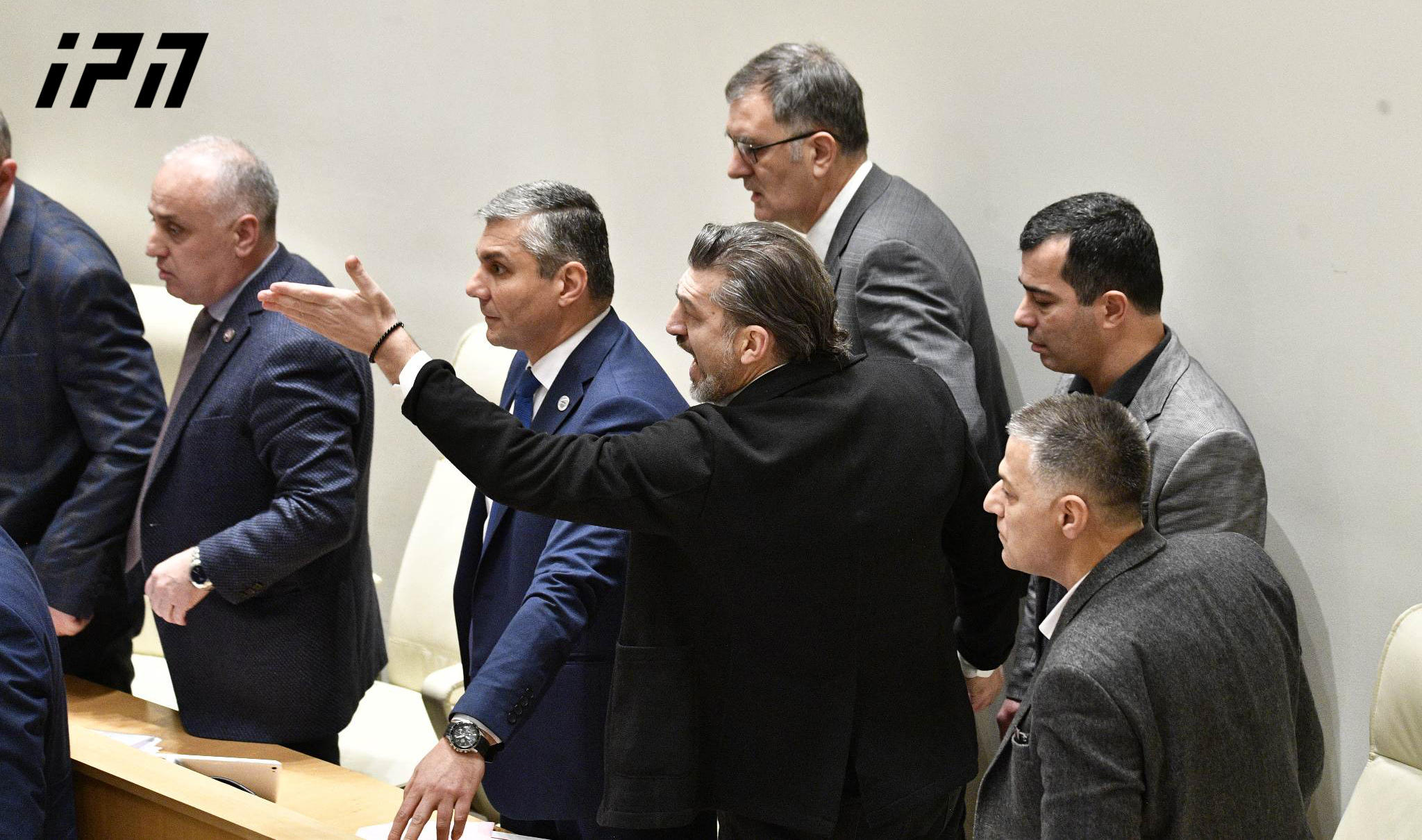 მიხეილ ყაველაშვილმა გიორგი ვაშაძეს და ხათუნა სამნიძეს აგინა