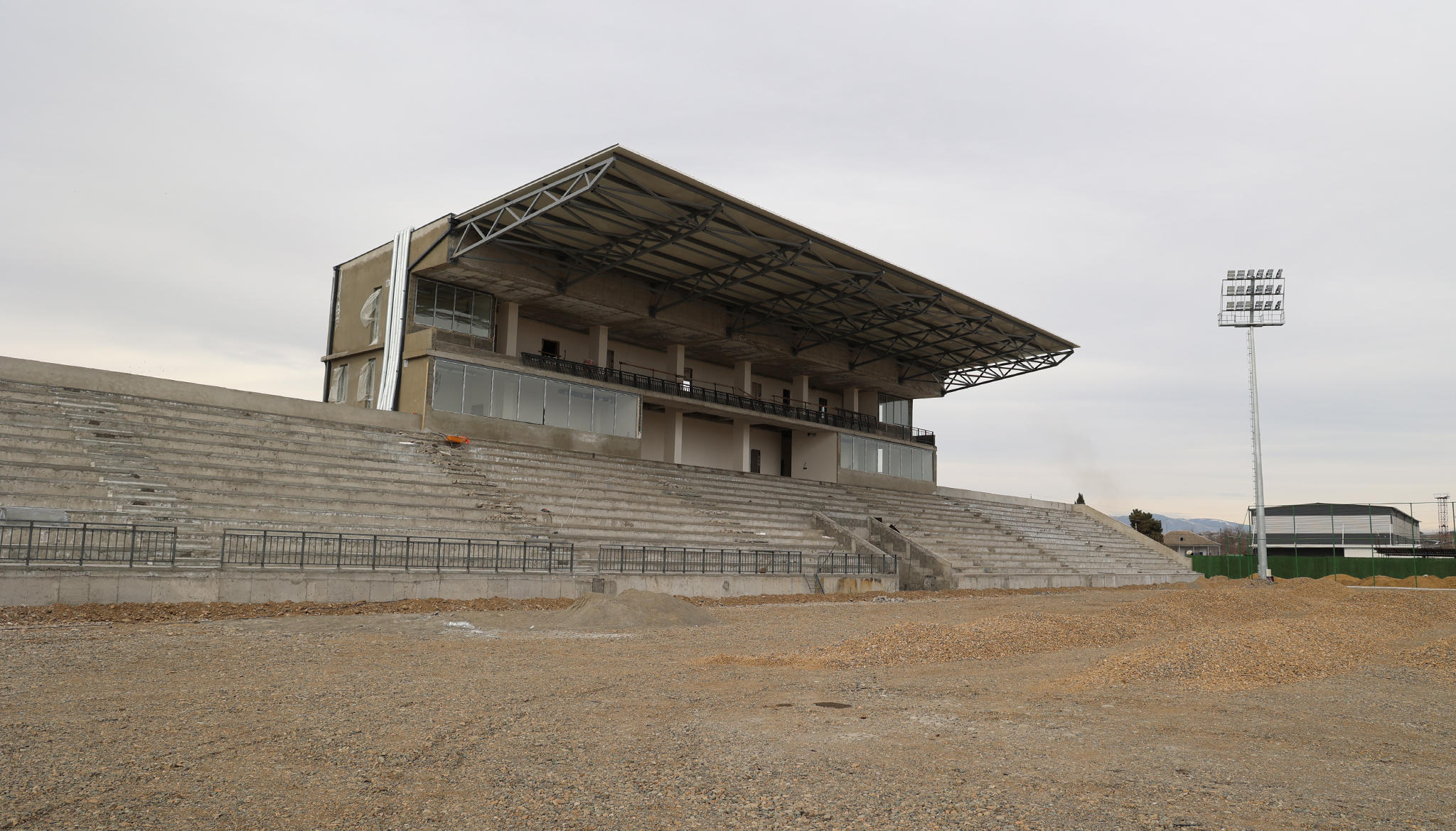 ქალაქ მარნეულში ცენტრალური საფეხბურთო სტადიონის მშენებლობა გრძელდება