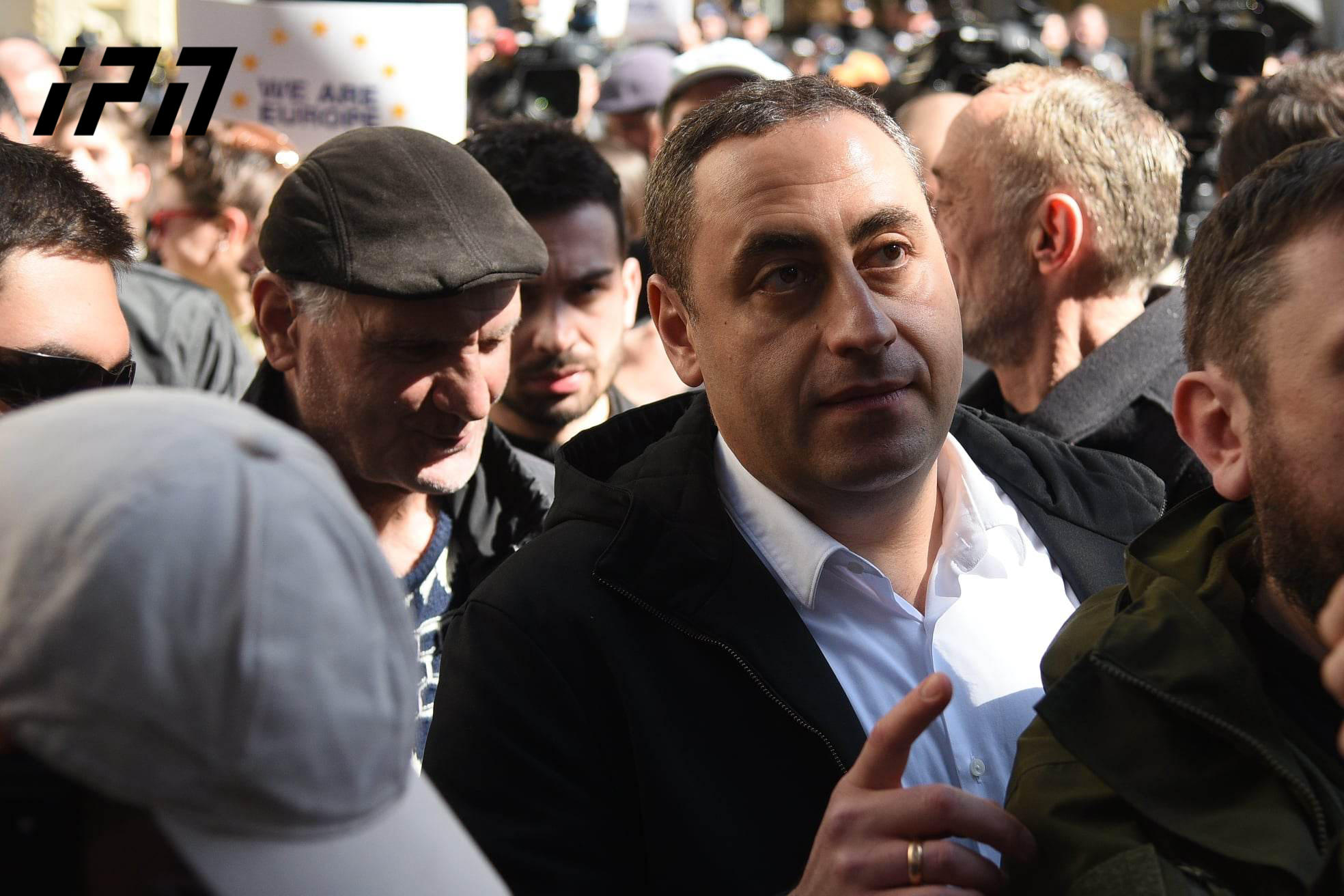 გიორგი ვაშაძეს აქციის მონაწილეებმა სიტყვით გამოსვლის შესაძლებლობა არ მისცეს