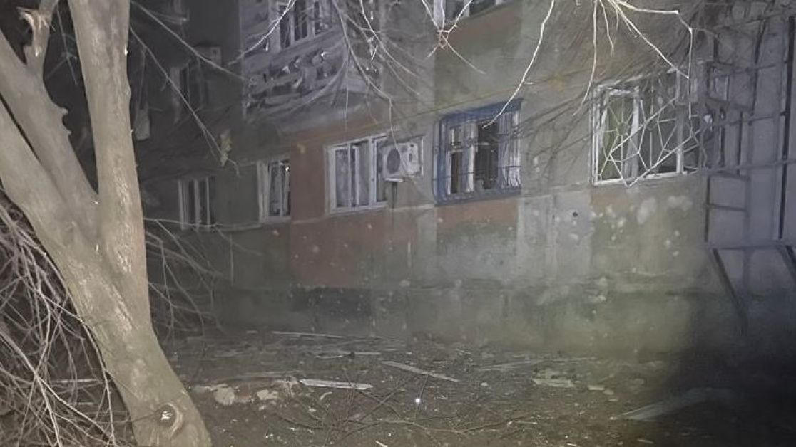 რუსებმა კურახოვო დაბომბეს, დაზიანდა 8 მაღალსართულიანი კორპუსი