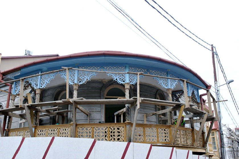 ბოლო 5 წლის გამავლობაში, თბილისში გამაგრება-აღდგენის სამუშაოები ჯამში 196 შენობა-ნაგებობას ჩაუტარდა, ამ ეტაპზე კი რეაბილიტაცია 13 შენობას უტარდება