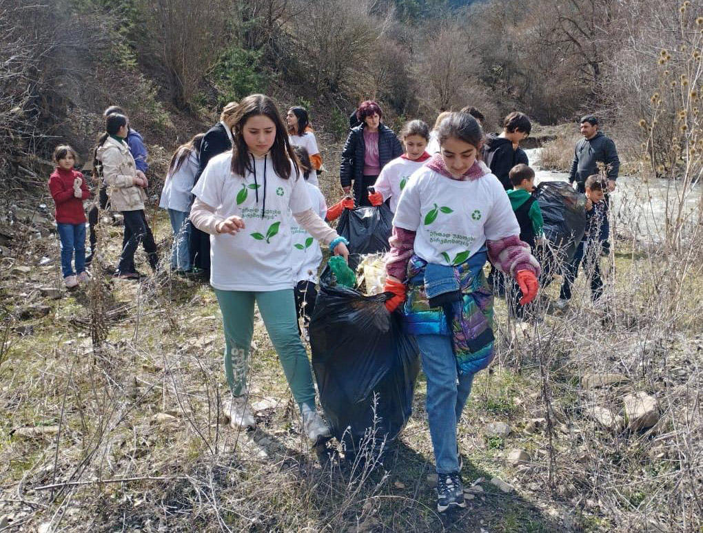 გორში წყლის რესურსების დაცვის საერთაშორისო დღე დასუფთავების აქციებით აღინიშნა