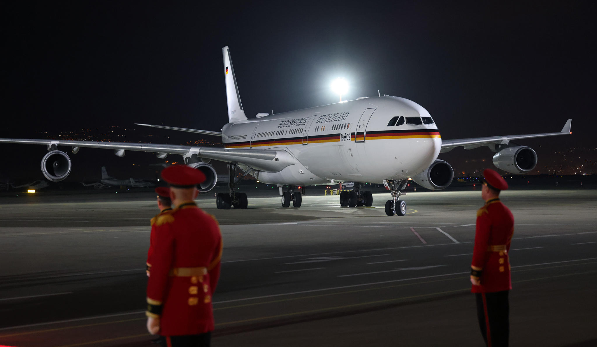 Spiegel: The plane of the German Foreign Minister landed at Tbilisi airport only on the second attempt, as another plane was blocking the runway