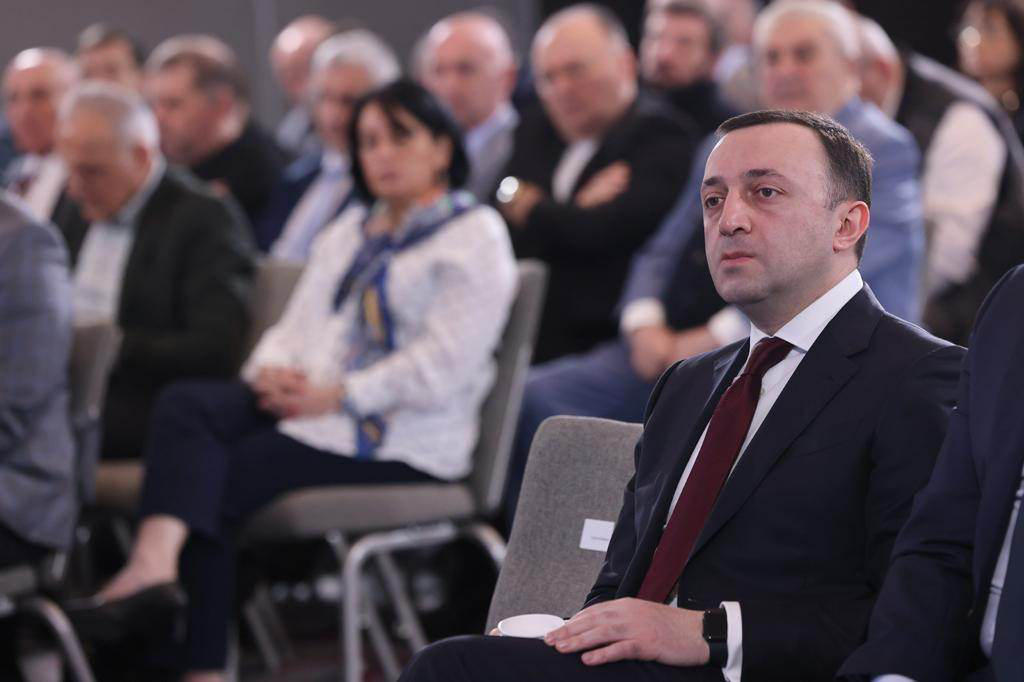 პრემიერი - 2012 წელს 450 მილიონი ლარიდან, წელს უკვე 1 მილიარდ 450 მილიონ ლარამდე გაიზარდა, თითქმის მილიარდ ნახევარი გახდა ჯანდაცვის სექტორისთვის გამოყოფილი ბიუჯეტი, რაც, რა თქმა უნდა, ძალიან დიდი პროგრესია